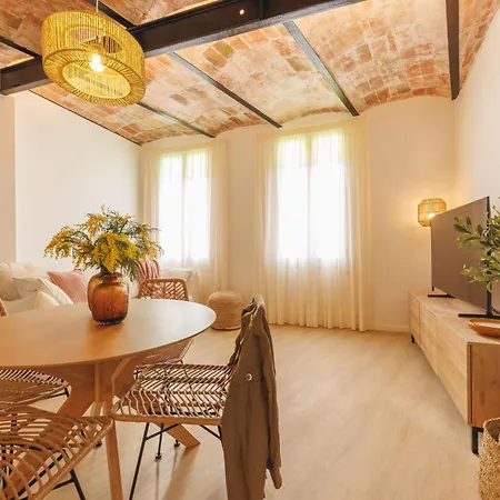 Bravissimo Calderers La Serp, View Over Onyar River Апартаменты Жирона