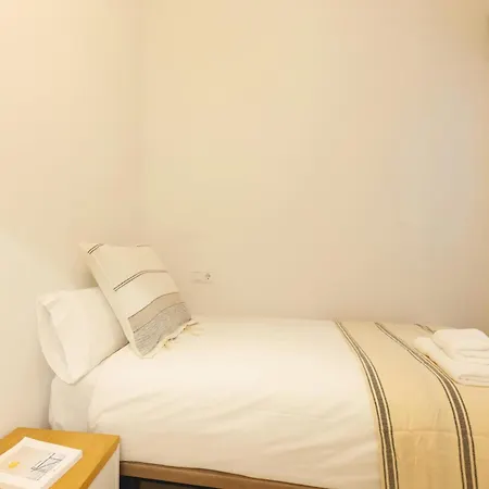 Апартаменты Bravissimo Calderers La Serp, View Over Onyar River Жирона