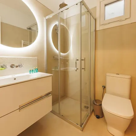 Bravissimo Calderers La Serp, View Over Onyar River * Жирона